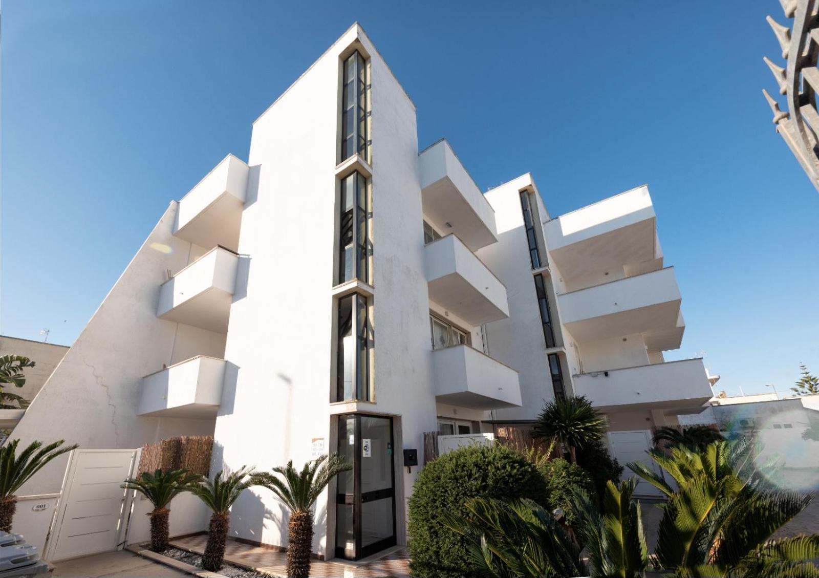 Infinity Residence Con Parcheggio Порто-Чезарео Экстерьер фото